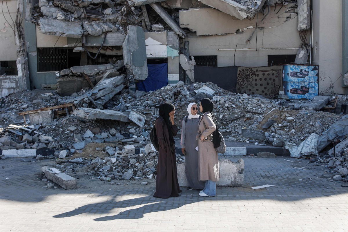 Britain chastises delay in delivering aid to civilians, calls for opening Gaza crossings