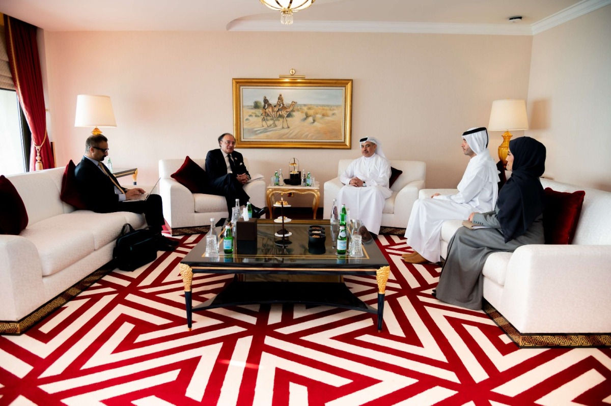 Minister of Finance meets Pakistani Finance Minister, World Economic Forum President