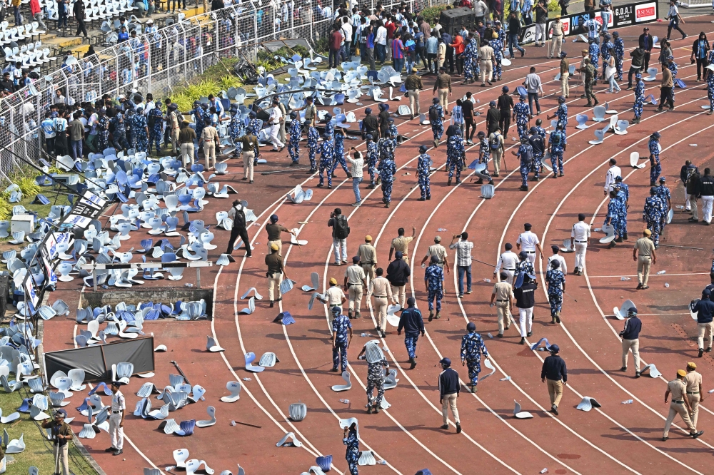 Fans vandalise India stadium after Messi's abrupt exit