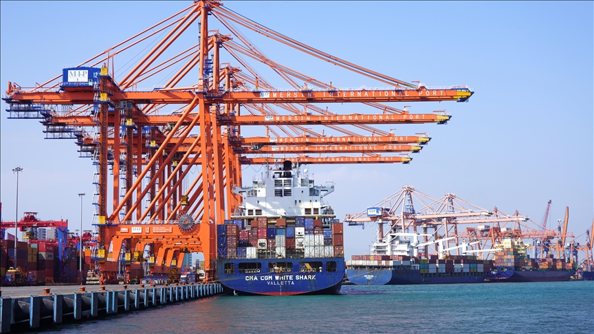 Turkiye’s 2025 exports rise by 4.5% reaching historic $273.4bn