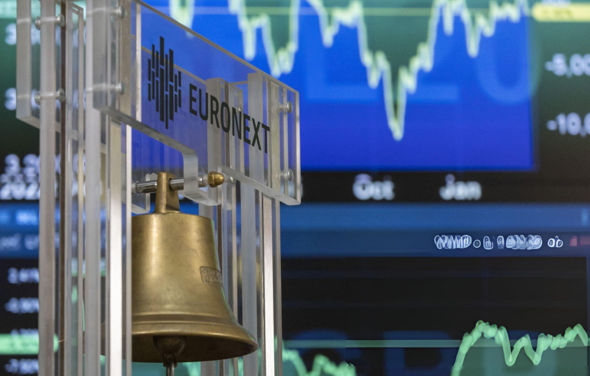 European stocks open mixed