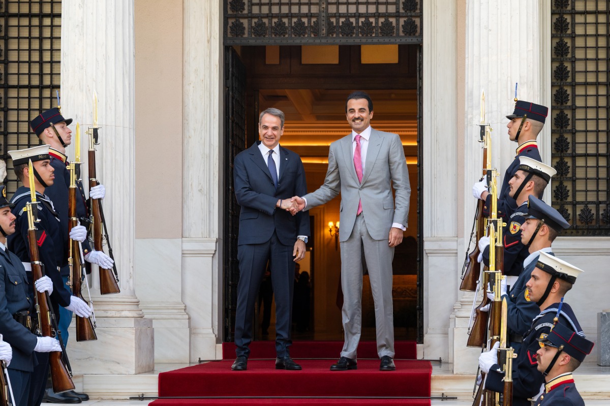 Amir and Greek Prime Minister hold official meeting